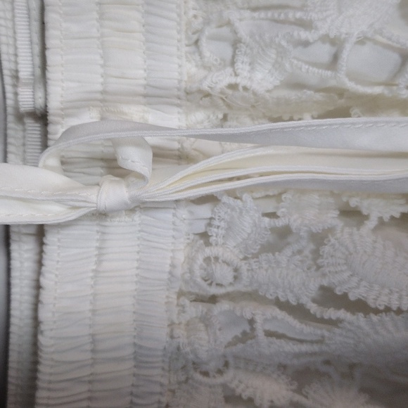 NWT Abercrombie and Fitch floral white shorts size large - Picture 7 of 15